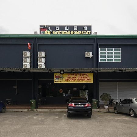 Oyo 90172巴都尼亚家庭旅馆 Batu Niah 外观 照片